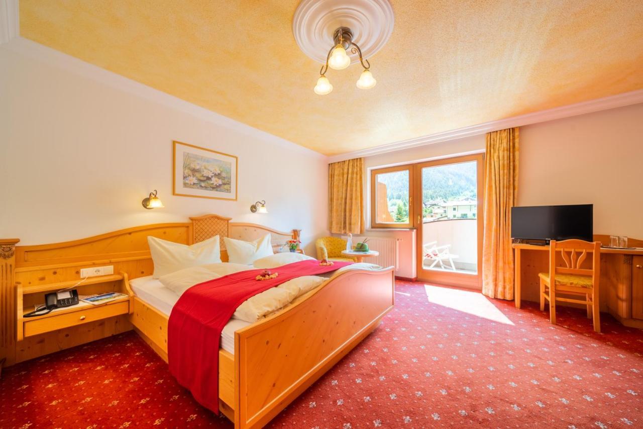 Biohotel Rastbichlhof Neustift im Stubaital Exterior photo