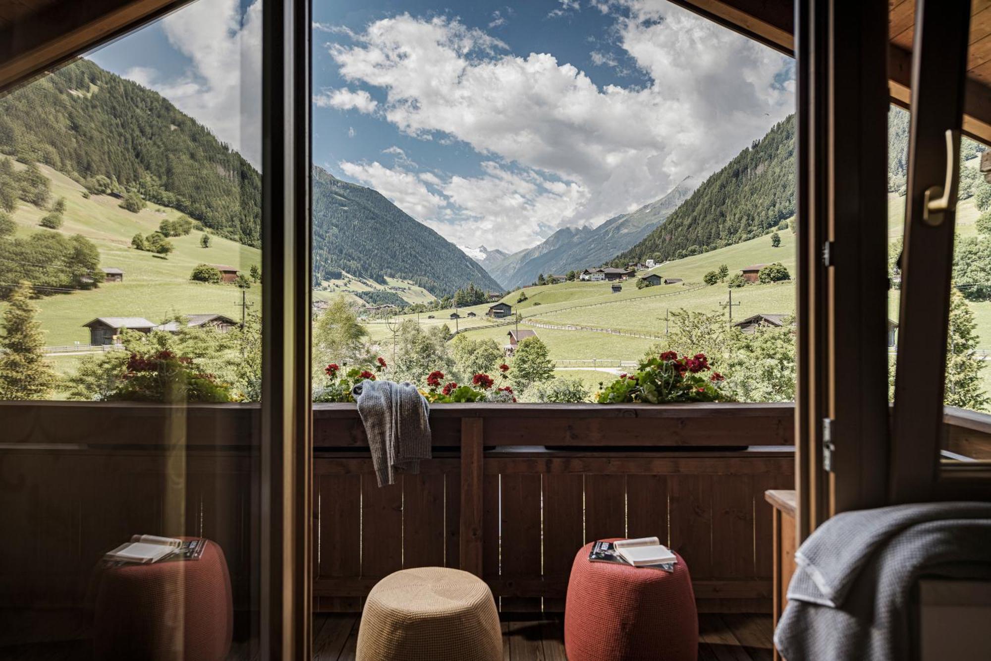 Biohotel Rastbichlhof Neustift im Stubaital Exterior photo