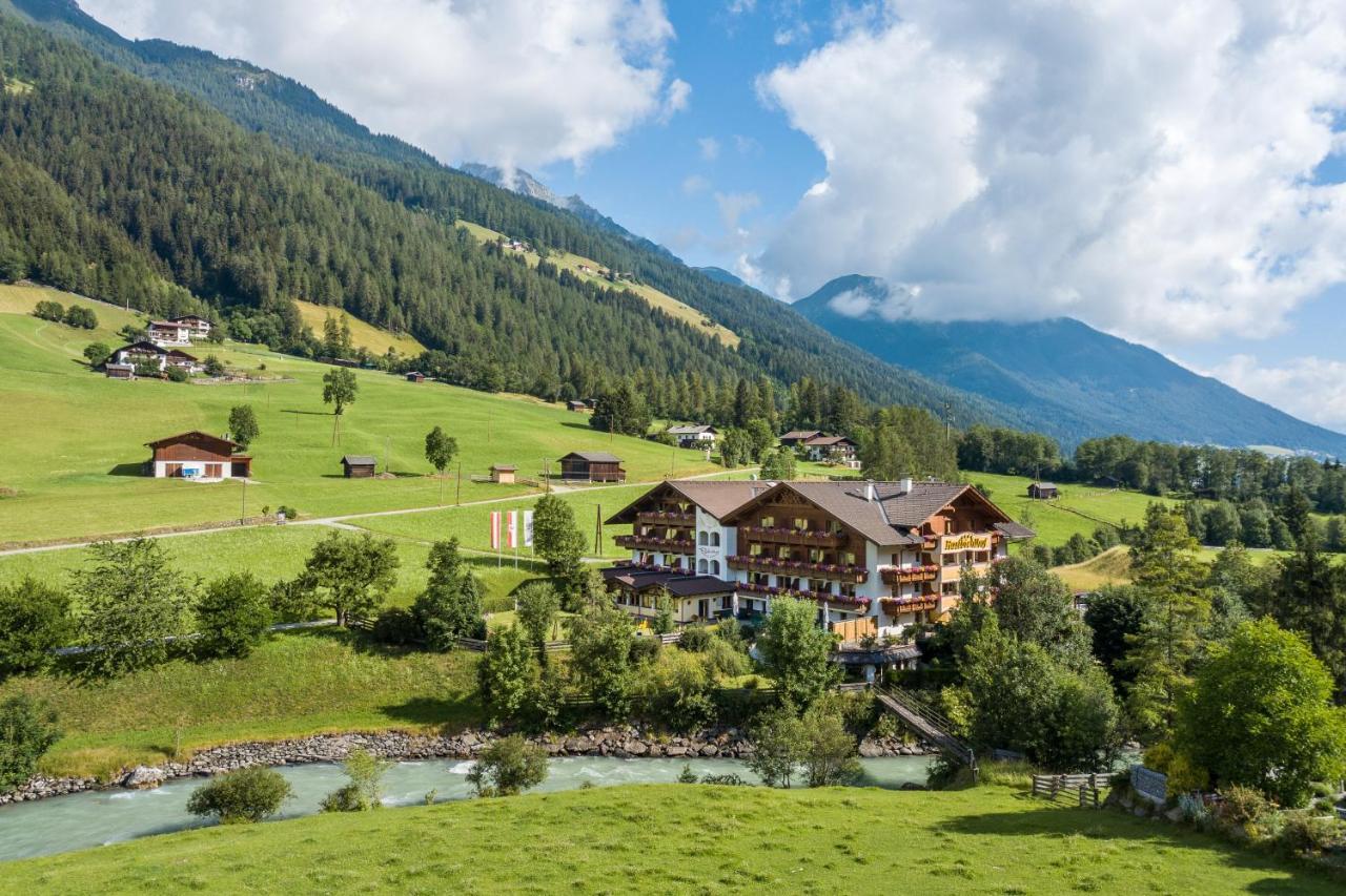 Biohotel Rastbichlhof Neustift im Stubaital Exterior photo